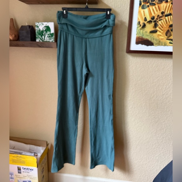 Free People Movement Aced it Flare Leggings, M, NWT - Picture 9 of 10